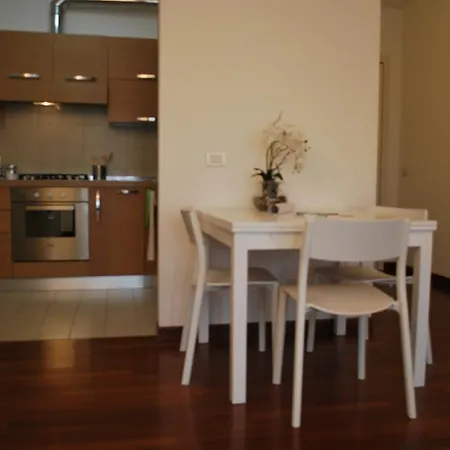 Apartament Lovely *